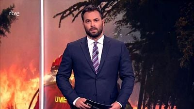 Quién Álex Barreiro, el gallego que sustituye a Silvia Intxaurrondo en 'La hora de La 1' noticias imagen