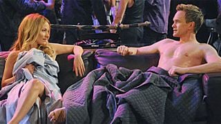 'Cómo conocí a vuestra madre': ¡¡Barney y su (posible) nueva novia, desnudos!! noticias imagen