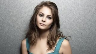 'Arrow' (CW): Willa Holland ('Gossip Girl') será la hermana de Flecha Verde noticias imagen