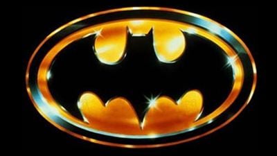 'Batman' sale de la pantalla para entregar a un delincuente
