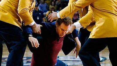 Will Ferrell, expulsado de un partido de la NBA por noquear a una animadora