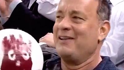 Tom Hanks se reencuentra con la pelota Wilson de 'Náufrago' noticias imagen