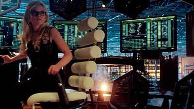 ‘The Flash’: Primer vistazo a Emily Kinney de ‘The Walking Dead’ como Bug-Eyed Bandit noticias imagen