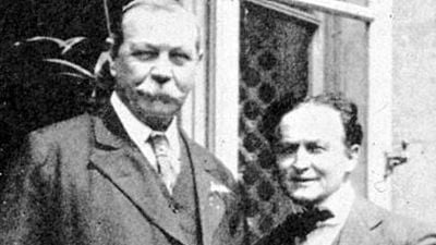 Fox estrenará una serie basada en la amistad entre el autor de Sherlock Holmes y Harry Houdini noticias imagen
