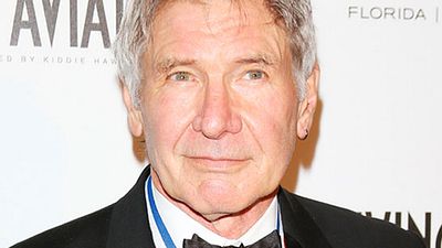 Harrison Ford sale del hospital después de su accidente de avioneta noticias imagen