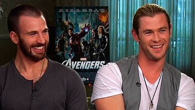'Vengadores: La era de Ultrón': Chris Evans y Chris Hemsworth juegan con figuras de acción de sí mismos noticias imagen