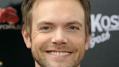 'Expediente X' ficha a Joel McHale ('Community') para el 'reboot'