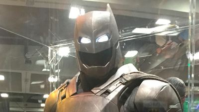 'Batman v Superman: El amanecer de la justicia': Nuevas fotos de la armadura de Bruce Wayne en la Comic-Con