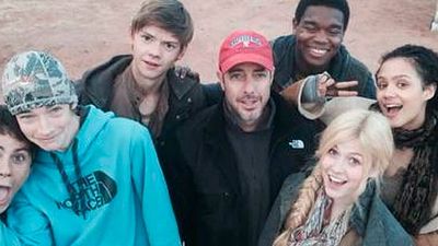 Katherine McNamara asegura que Dylan O'Brien da los mejores abrazos noticias imagen