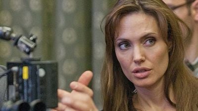 'Frente al mar': Angelina Jolie opina acerca de ser la primera mujer en dirigir a Brad Pitt noticias imagen