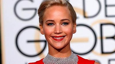 Anne Hathaway sale en defensa de Jennifer Lawrence tras la polémica de los Globos de Oro noticias imagen