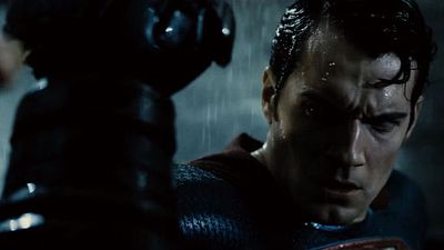 'Batman v Superman': El Caballero Oscuro y Kal-El, enfrentados en el tráiler final noticias imagen