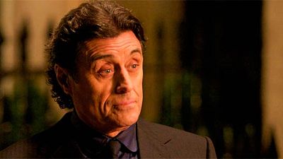 Ian McShane defiende sus 'spoilers' de 'Juego de Tronos': "Sólo son tetas y dragones" noticias imagen