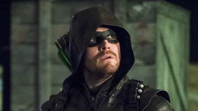 'Arrow': La revelación de la identidad del personaje en la tumba desata la indignación de los fans