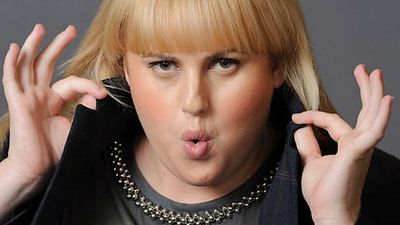 Rebel Wilson cree que su talla es una ventaja en el mundo de la comedia noticias imagen