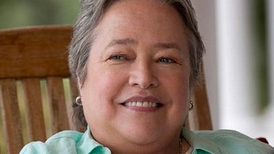 Netflix encarga 'Disjointed', la nueva comedia de Chuck Lorre que estará protagonizada por Kathy Bates