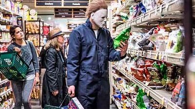 Así son los villanos de las películas de terror en su día a día noticias imagen