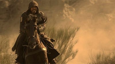 'Assassin's Creed': Te adelantamos en EXCLUSIVA una espectacular persecución con Carlos Bardem y Hovik Keuchkerian noticias imagen