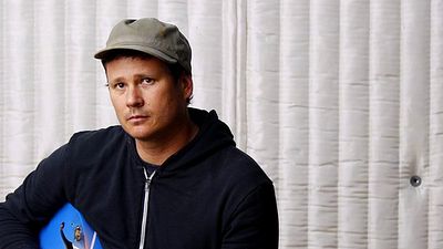 Tom DeLonge, ex miembro de Blink-182, dirigirá la película de ciencia ficción 'Strange Times' noticias imagen