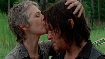 'The Walking Dead': Carol y Daryl, juntos en la primera imagen tras las cámaras del rodaje de la octava noticias imagen