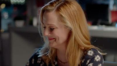 'Love Actually 2': Primer vistazo a Laura Linney en el nuevo tráiler de la secuela