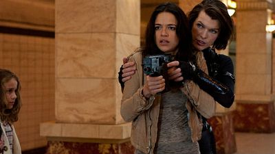 'Resident Evil': Milla Jovovich casi deja la saga por el personaje de Michelle Rodriguez noticias imagen