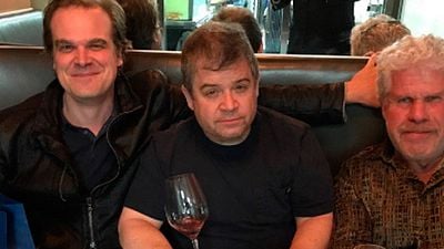 'Hellboy: Rise of the Blood Queen': Ron Perlman y David Harbour quedan para cenar junto a Patton Oswalt noticias imagen