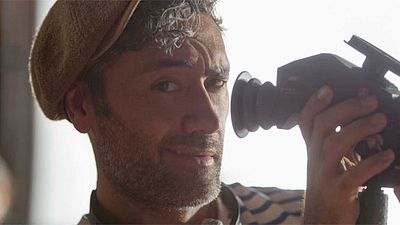 'Thor: Ragnarok': Taika Waititi recuerda que le dijo a Sir Anthony Hopkins que su actuación era "un poco exagerada" noticias imagen