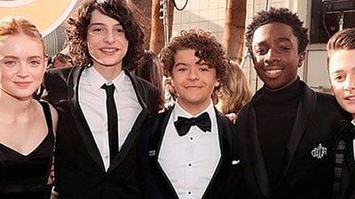 Globos de Oro 2018: Sadie Sink posa con su trío amoroso como hizo Natalia Dyer el año pasado noticias imagen