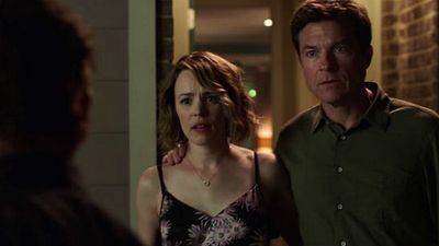 'Noche de juegos': Rachel McAdams y Jason Bateman se enfrentan a la partida más difícil en el tráiler en español de la comedia noticias imagen