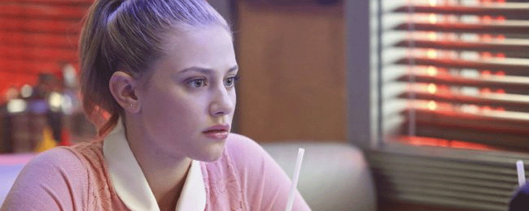 'Riverdale': Lili Reinhart pasa de triángulos amorosos  noticias imagen