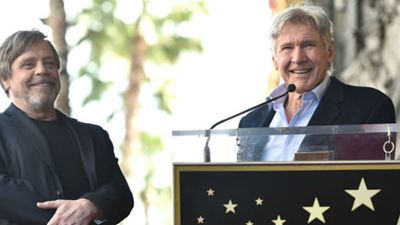 Harrison Ford recuerda a Carrie Fisher durante la entrega a Mark Hamill de su estrella en el Paseo de la Fama