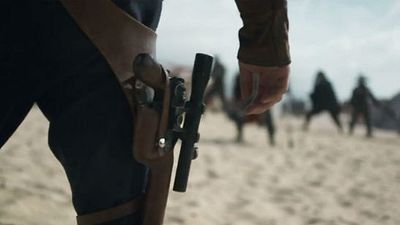 'Han Solo: Una historia de Star Wars': El nuevo tráiler revela cómo consigue el protagonista su bláster noticias imagen