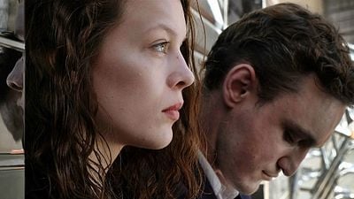 Christian Petzold (‘En tránsito’): “Es absurdo encerrar a la gente en campos y que el flujo del dinero no tenga límites” noticias imagen