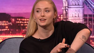 'Juego de Tronos': Sophie Turner asegura que su nuevo tatuaje no es un 'spoiler' de la octava temporada noticias imagen