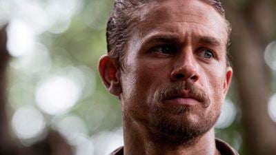 4 detalles de la vida de Charlie Hunnam que te harán verle de otra manera