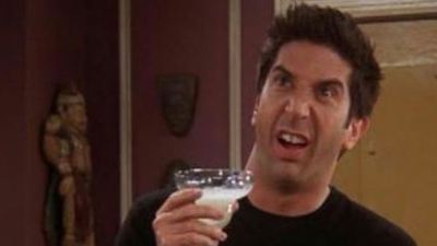 Los fans de 'Friends' enloquecen al descubrir que la policía busca a un doble de Ross 