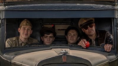 Te costará reconocer a George Clooney en el primer vistazo a su serie noticias imagen