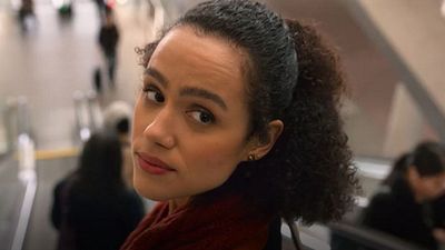 La actriz de 'Juego de Tronos' Nathalie Emmanuel sufre por amor en el tráiler de 'Cuatro bodas y un funeral' 
 noticias imagen