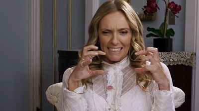 Entrevista EXCLUSIVA con Toni Collette por 'Puñales por la espalda': "Es fácil darse cuenta de lo inteligente que es Rian Johnson cuando  lees el guion" noticias imagen