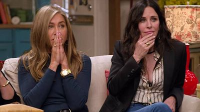 Secretos revelados y mucha emoción: El reparto de 'Friends', 17 años después, en el tráiler de su regreso noticias imagen