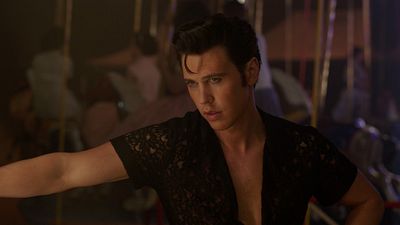 Austin Butler y su "bautismo" como Elvis en el último día de rodaje: "Acabé tiritando y cubierto de agua" noticias imagen