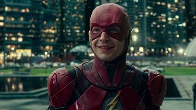 Estrenar o cancelar: El futuro incierto de 'The Flash' mientras continúan los problemas de Ezra Miller