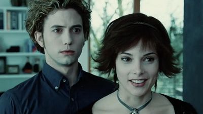 Qué fue de Jackson Rathbone: El vampiro de 'Crepúsculo' que se pasó a la música y sobrevivió a un accidente de avión