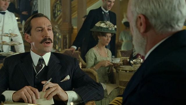 En esta escena de 'Titanic' hay una mujer mirando la conversación en segundo plano. No es un error de James Cameron, sino una referencia histórica noticias imagen