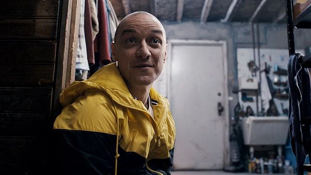 James McAvoy se rompió la mano en mitad del rodaje de 'Múltiple' y lo puedes ver en la película noticias imagen