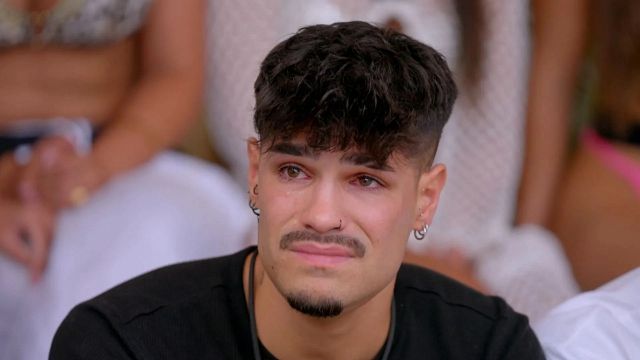 El concursante de 'La isla de las tentaciones 9' que estudió peluquería, pero acabó siendo conductor de autobús noticias imagen