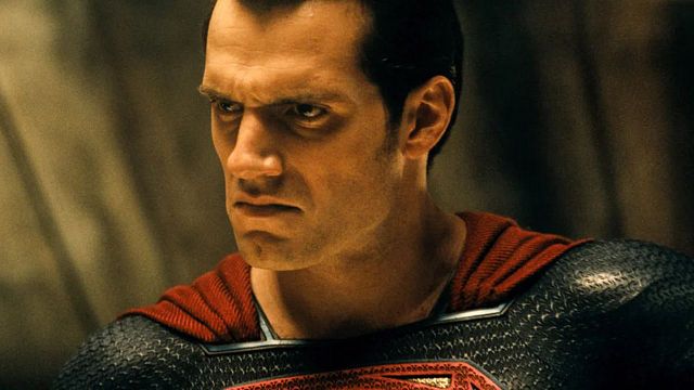 Henry Cavill podría haber protagonizado una de las grandes sagas de la historia del cine, pero perdió la oportunidad por culpa de Robert Pattinson noticias imagen