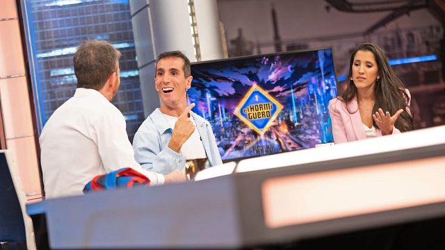 Pablo Motos se emociona en 'El Hormiguero' con la historia de amor entre Álex Roca y Mari Carmen Maza: "Pasé de querer morir a querer vivir"