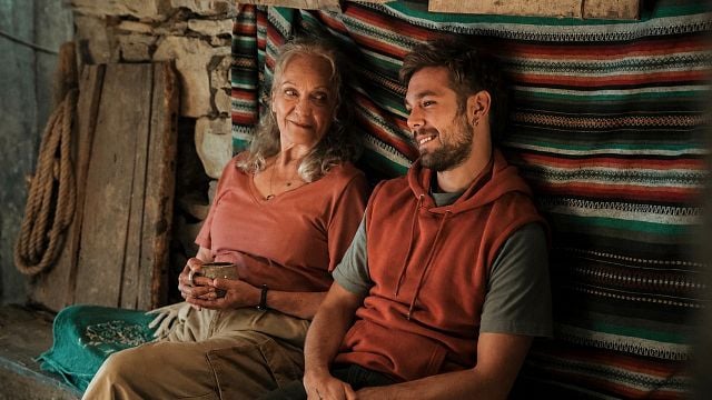 Una granjera de 60 años contra los prejuicios del pueblo: ya en cines 'Cowgirl', un refugio hecho película noticias imagen